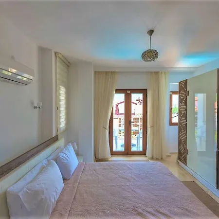 Lorraine - Solo Villa, Luxury At Hisaronu, Βίλα