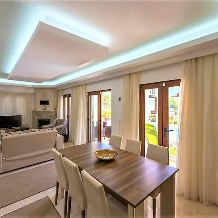 Lorraine - Solo Villa, Luxury At Hisaronu, Βίλα